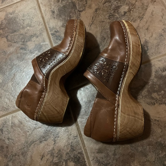 Ariat Bella Leather Clogs - Picture 2 of 7